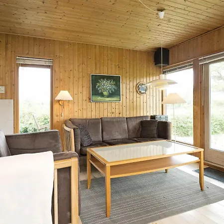 Three-bedroom In 1 펜션 Karrebæksminde