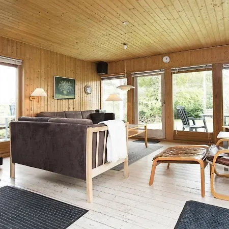 Three-bedroom In 1 펜션 Karrebæksminde
