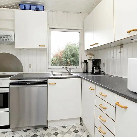 Three-bedroom In 1 펜션 Karrebæksminde