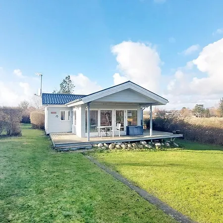 Three-bedroom In 1 펜션 Karrebæksminde